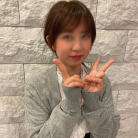 人妻史上最高峰のS級美人奥様をNTR成功！完全顔出し！30代で中◯生男子の子持ち奥様。出張中の旦那には内緒で性に溺れてしまう本物の不倫密会！絶頂！イキまくり過去最高の生中出しS⚫︎X。初撮影１発撮り